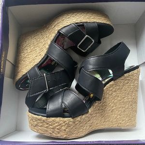 Madden Girl Black Platforms - Pari - Size 8